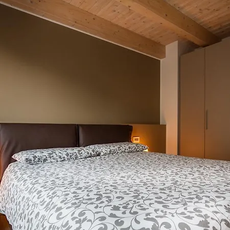 Lake Home Holiday Apartment *