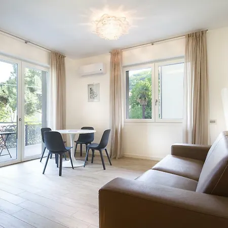 Lake Home Holiday Apartament *